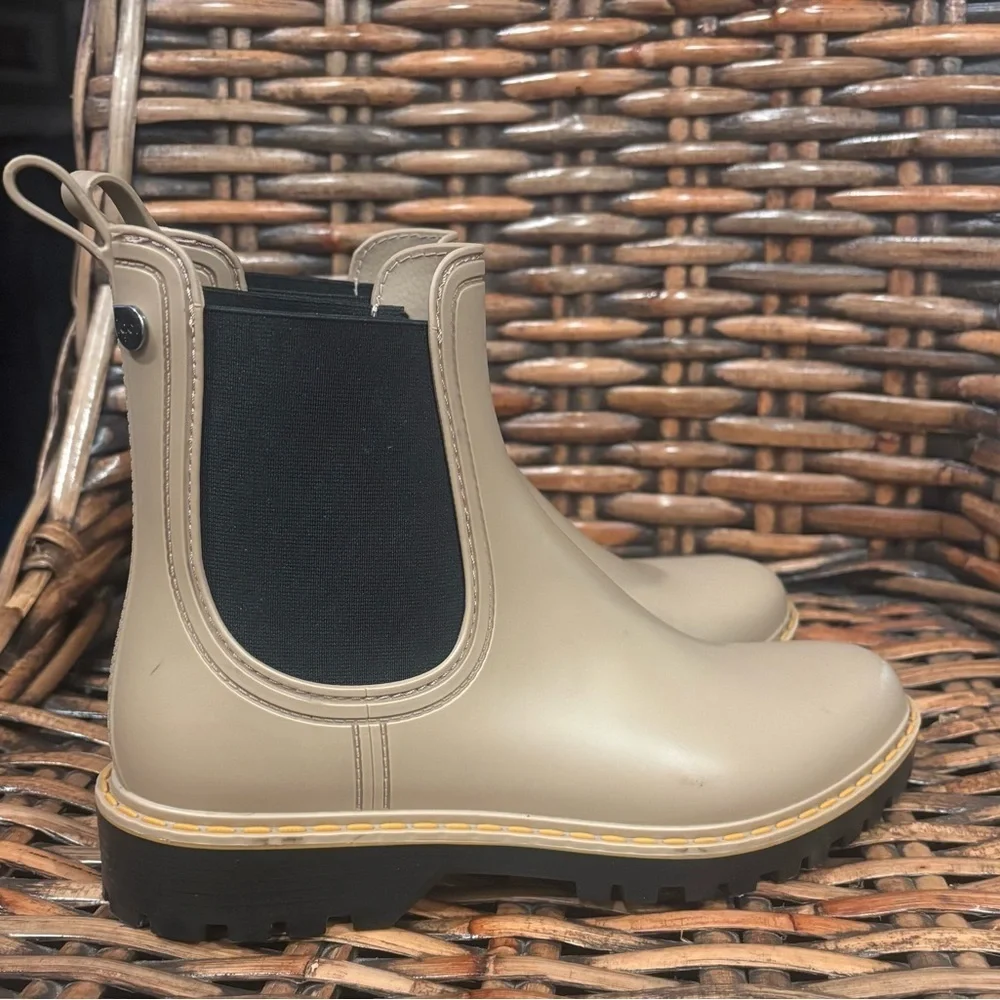 Igor Beige and Black Igor Ladies Rain Boots, Ankle Boots, Lug Soles, Size 8.5